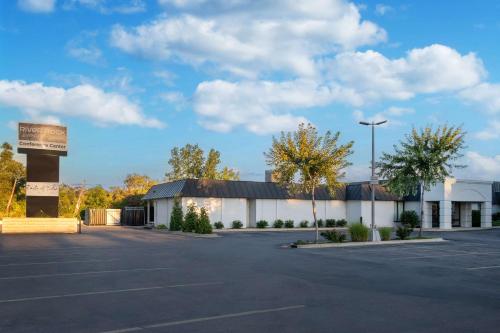 Imagen general del Hotel Radisson Grand Rapids Riverfront. Foto 2