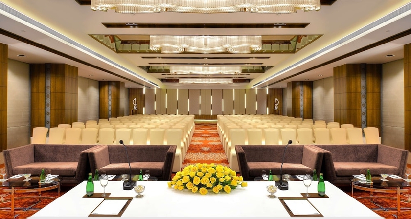 Imagen de los interiores del Hotel Radisson Gwalior. Foto 17