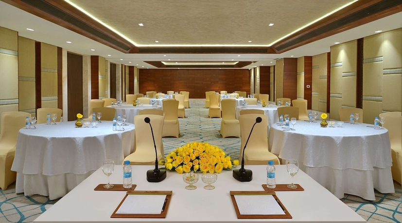 Imagen de los interiores del Hotel Radisson Gwalior. Foto 18