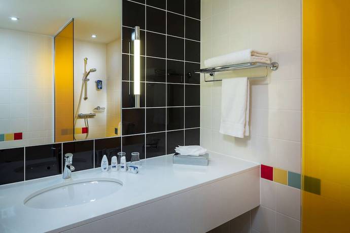 Imagen de la habitación del Hotel Radisson Hotel Manchester City Centre, A Verified Net Zero Hotel. Foto 2