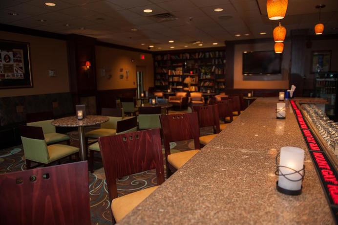 Imagen del bar/restaurante del Hotel Radisson Hotel Philadelphia Northeast. Foto 3