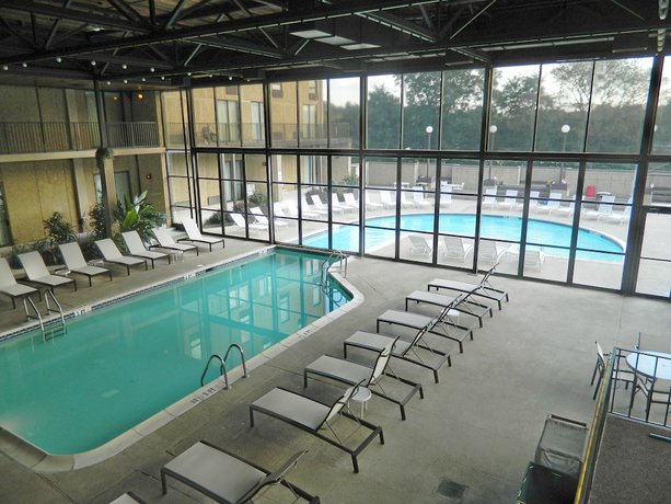 Imagen de la piscina del Hotel Radisson Hotel Philadelphia Northeast. Foto 17