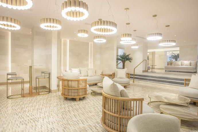 Imagen general del Hotel Radisson Hotel Saint Denis. Foto 2