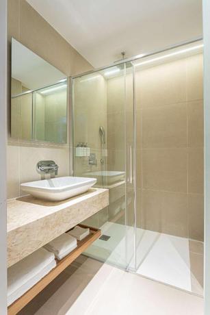 Imagen de la habitación del Hotel Radisson Hotel Saint Denis. Foto 13