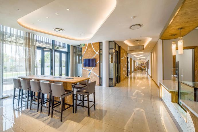 Imagen de los interiores del Hotel Radisson Hotel & Convention Centre, Johannesburg, O.R. Tambo Airport. Foto 10