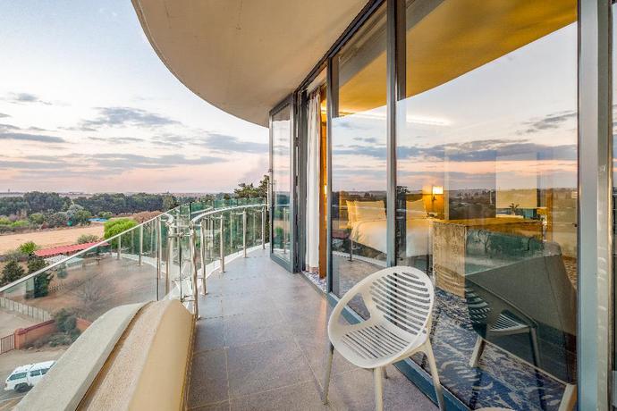 Imagen de la habitación del Hotel Radisson Hotel & Convention Centre, Johannesburg, O.R. Tambo Airport. Foto 6