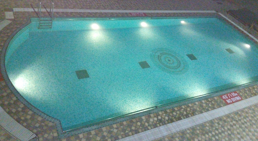 Imagen de la piscina del Hotel Radisson Jalandhar. Foto 19