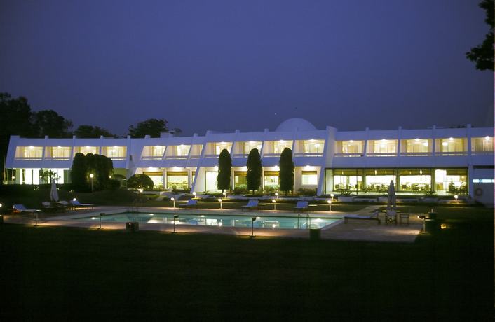 Imagen de la piscina del Hotel Radisson Jass Hotel, Khajuraho. Foto 19