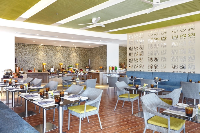 Imagen del bar/restaurante del Hotel Radisson Kandy. Foto 3