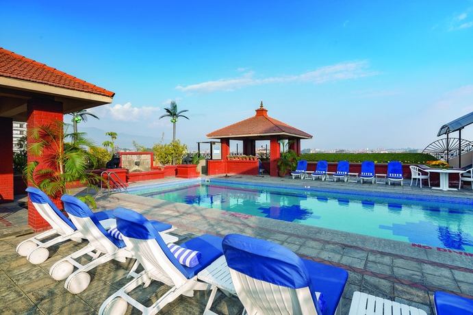 Imagen de la piscina del Hotel Radisson Kathmandu. Foto 13
