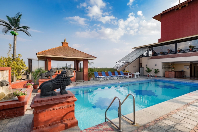 Imagen de la piscina del Hotel Radisson Kathmandu. Foto 15