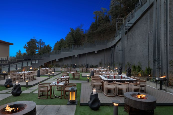 Imagen del bar/restaurante del Hotel Radisson Kufri. Foto 3