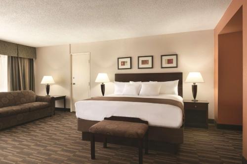 Imagen de la habitación del Hotel Radisson Louisville North. Foto 16