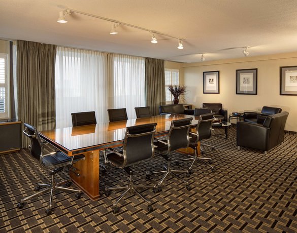 Imagen de los interiores del Hotel Radisson Milwaukee West. Foto 18