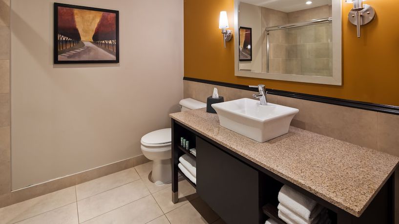 Imagen de la habitación del Hotel Radisson Montreal Airport. Foto 3