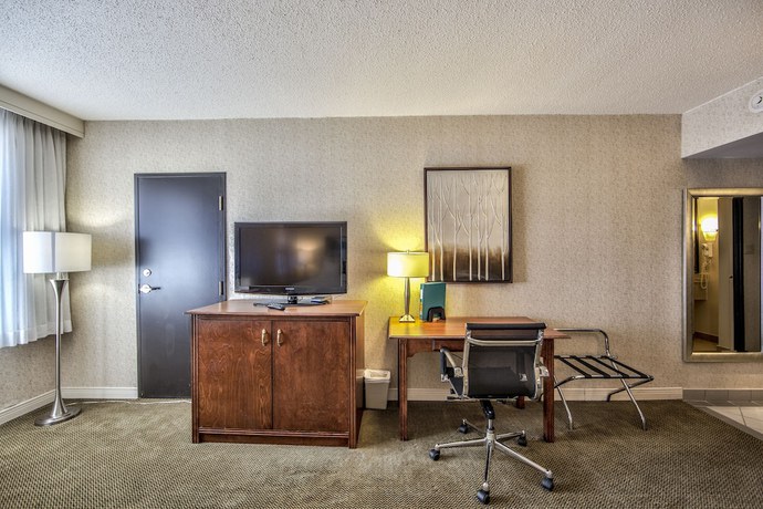 Imagen de la habitación del Hotel Radisson Montreal Airport. Foto 10