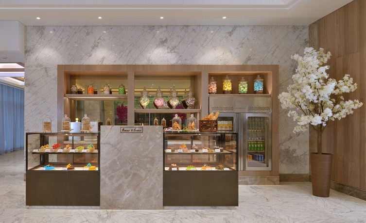 Imagen del bar/restaurante del Hotel Radisson Mumbai Andheri Midc. Foto 2