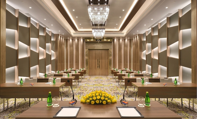 Imagen de los interiores del Hotel Radisson Mumbai Andheri Midc. Foto 17
