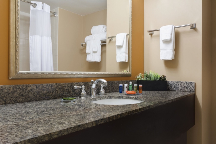 Imagen de la habitación del Hotel Radisson Nashville Airport. Foto 6