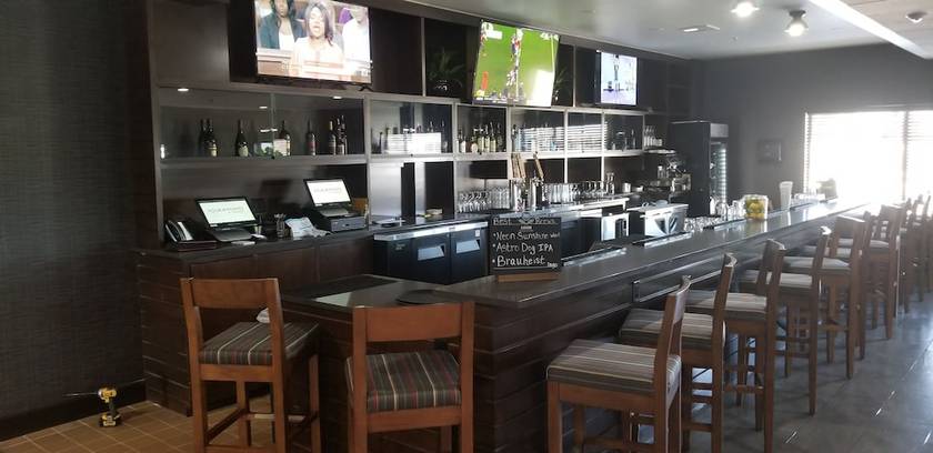 Imagen del bar/restaurante del Hotel Radisson Oklahoma City Airport. Foto 2