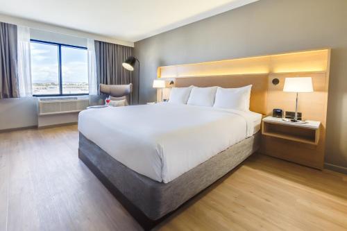 Imagen de la habitación del Hotel Radisson Phoenix Airport. Foto 10