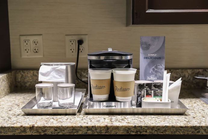 Imagen de la habitación del Hotel Radisson Plaza At Kalamazoo Center. Foto 5