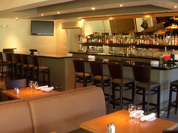 Imagen del bar/restaurante del Hotel Radisson Portland Airport. Foto 3