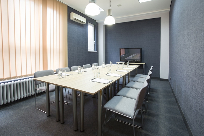 Imagen de los interiores del Hotel Radisson RED Belgrade. Foto 14