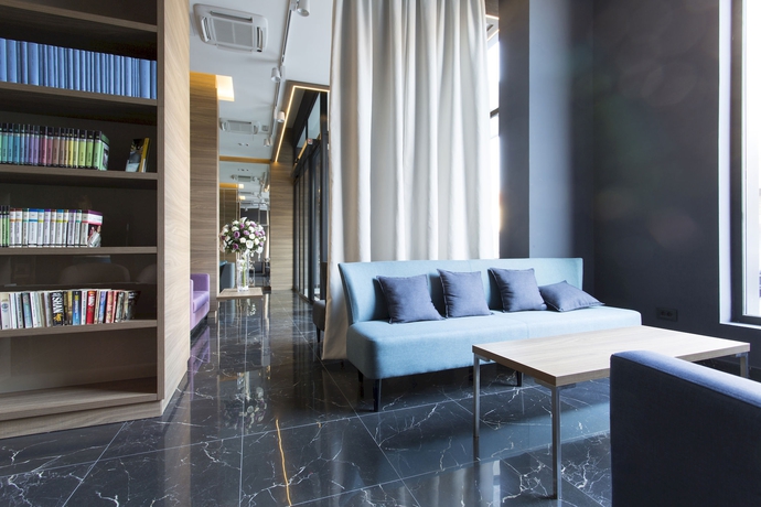 Imagen de los interiores del Hotel Radisson RED Belgrade. Foto 16