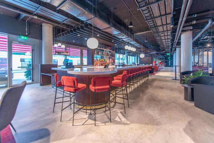 Imagen del bar/restaurante del Hotel Radisson RED Galway. Foto 7