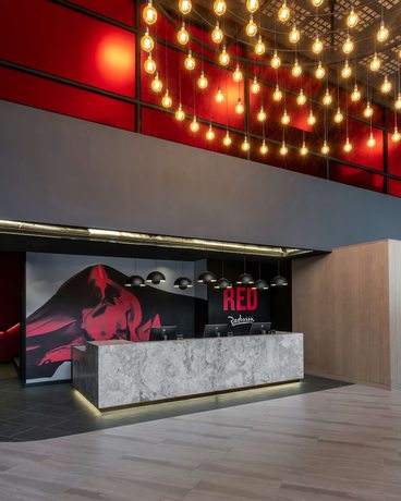 Imagen de los interiores del Hotel Radisson RED Hotel, Johannesburg Rosebank. Foto 18