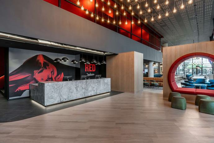 Imagen de los interiores del Hotel Radisson RED Hotel, Johannesburg Rosebank. Foto 20