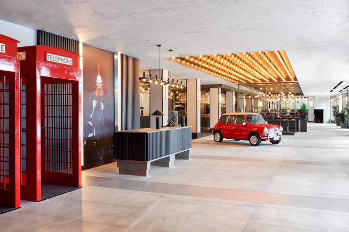 Imagen de los interiores del Hotel Radisson RED Hotel London Heathrow. Foto 17