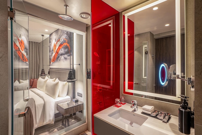 Imagen de la habitación del Hotel Radisson RED Indore. Foto 7