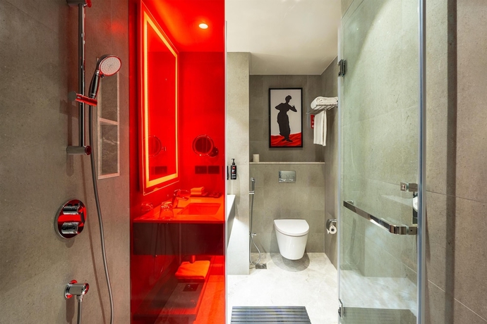 Imagen de la habitación del Hotel Radisson RED Indore. Foto 8