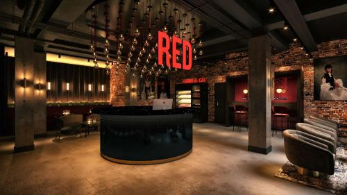 Imagen general del Hotel Radisson RED London Gatwick Airport. Foto 1