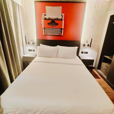 Imagen de la habitación del Hotel Radisson RED London Gatwick Airport. Foto 13