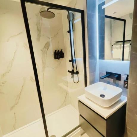 Imagen general del Hotel Radisson RED London Gatwick Airport. Foto 7