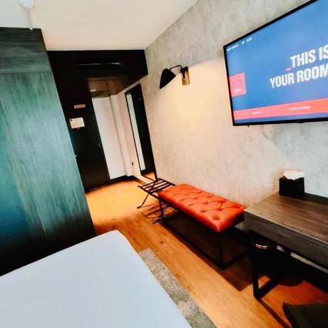 Imagen de la habitación del Hotel Radisson RED London Gatwick Airport. Foto 17