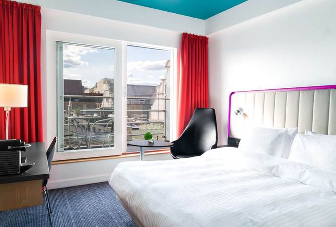 Imagen de la habitación del Hotel Radisson RED Oslo City Centre, A Verified Net Zero. Foto 9