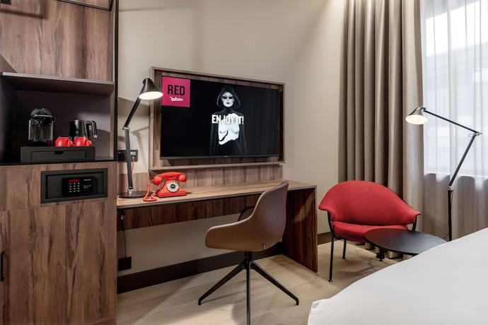 Imagen de la habitación del Hotel Radisson RED Oslo Okern. Foto 12