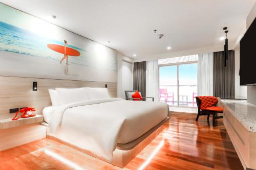Imagen de la habitación del Hotel Radisson RED Phuket Patong Beach. Foto 13