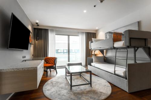 Imagen de la habitación del Hotel Radisson RED Phuket Patong Beach. Foto 15