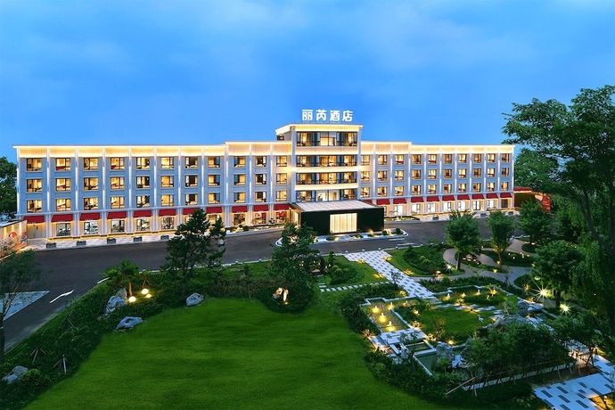 Imagen general del Hotel Radisson Red Beijing Universal Resort. Foto 1