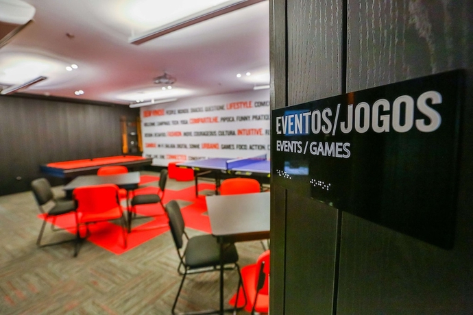 Imagen de los interiores del Hotel Radisson Red Campinas. Foto 10