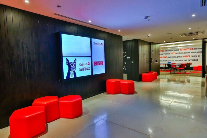 Imagen de los interiores del Hotel Radisson Red Campinas. Foto 15