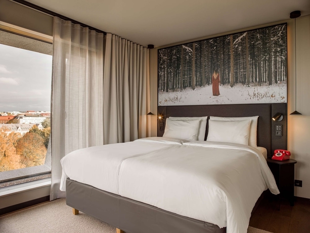 Imagen de la habitación del Hotel Radisson Red Helsinki. Foto 3