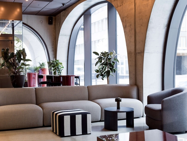 Imagen de los interiores del Hotel Radisson Red Helsinki. Foto 12