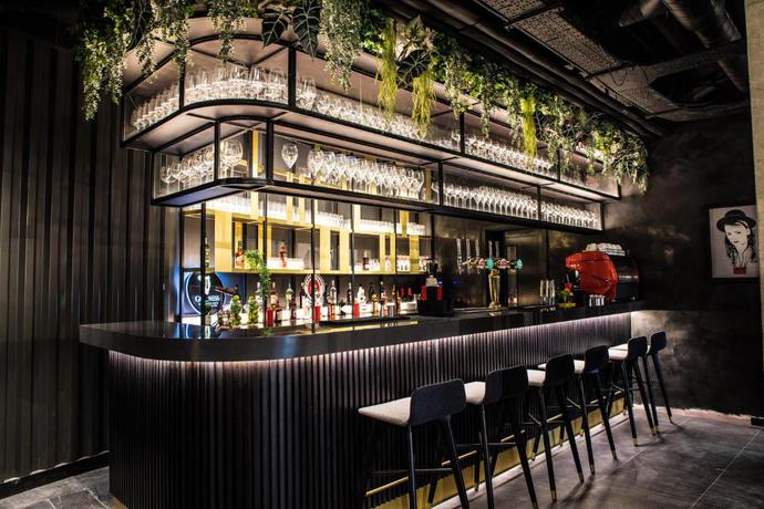 Imagen del bar/restaurante del Hotel Radisson Red London Greenwich The O2. Foto 5