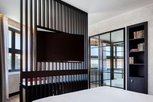 Imagen de la habitación del Hotel Radisson Red Madrid. Foto 16